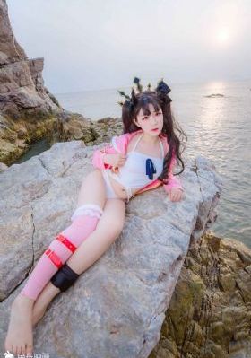 欧美西装领女棉袄_BD国语高清视频观看